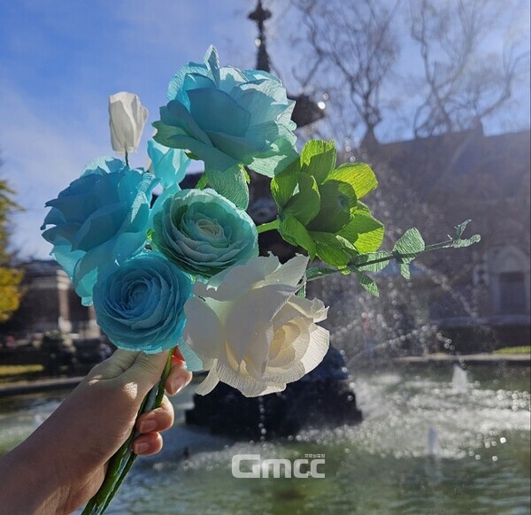 강민지 플로리스트의 페이퍼플라원 작품. 사진=서원대/굿모닝충청 김종혁 기자