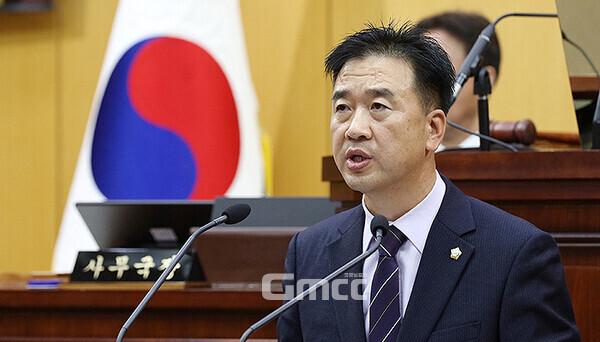 충남 서산시의회(의장 조동식) 최동묵 의원이 자신을 ‘갑질하는 사람’으로 만든 시 집행부 행정을 질타하며 개선을 촉구하고 나섰다. (서산시의회 제공/ 굿모닝충청=김갑수 기자)