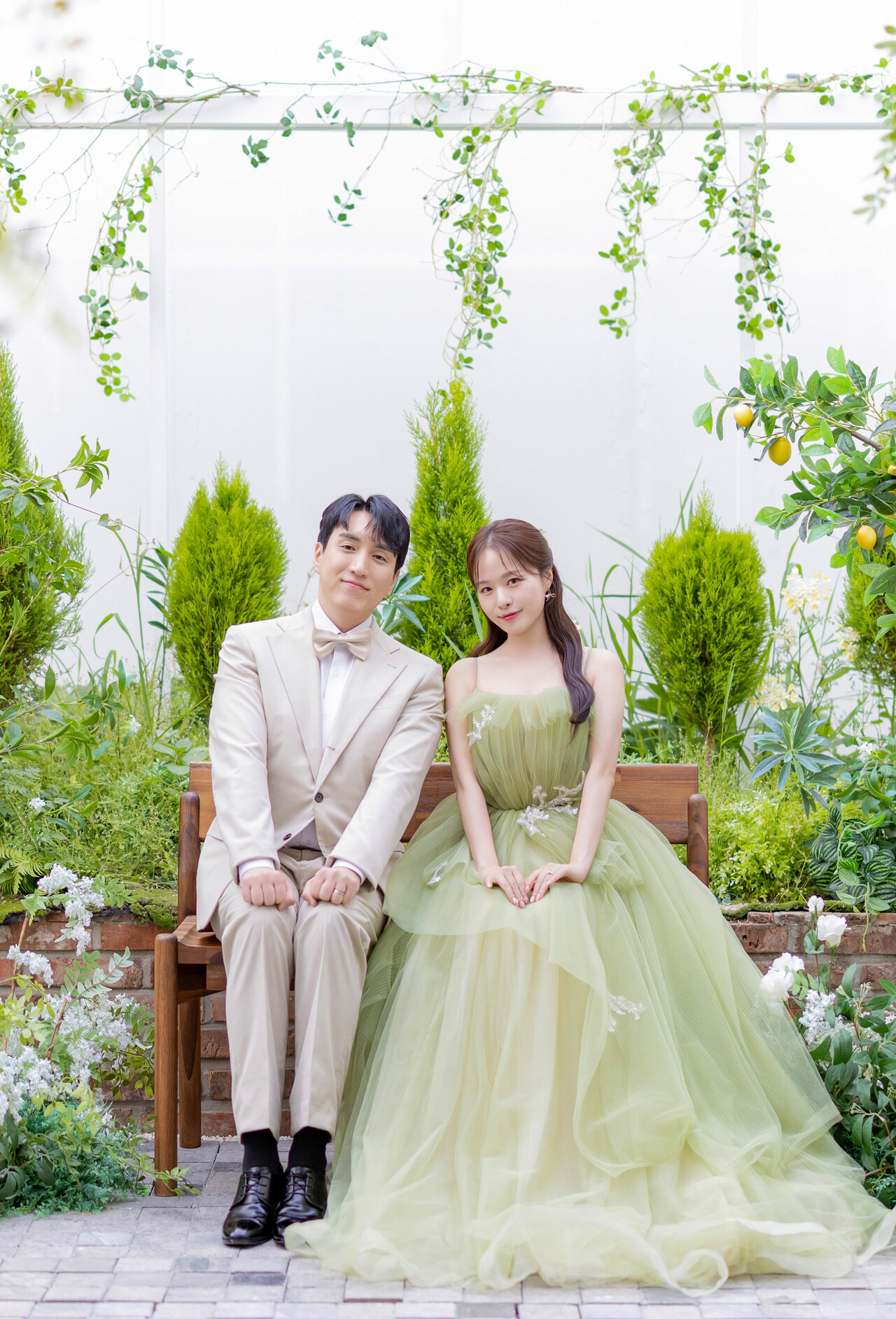 왼쪽부터 김홍찬 대전정보문화산업진흥원 디지털기반지원단 대리·배다솜 대전 서구청 홍보실 주무관.(사진=배다솜 주무관 제공/굿모닝충청 박종혁 기자)