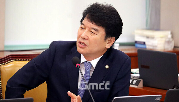 더불어민주당 문진석 국회의원(충남천안갑)은 4일, 내년 4월로 예정된 아산시장 재선거와 관련 “국민의힘이 후보를 내는 것은 명분 없는 행위”라고 말했다. (자료사진: 의원실 제공/ 굿모닝충청=김갑수 기자)