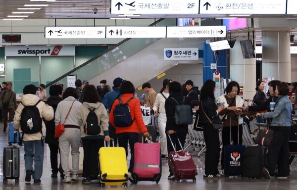 이용객 400만 돌파를 목전에 둔 청주공행 이용객 모습. 사진=충북도/굿모닝충청 김종혁 기자