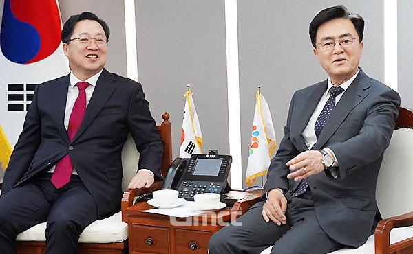 이장우 대전시장과 김태흠 충남지사가(사진=본사DB)