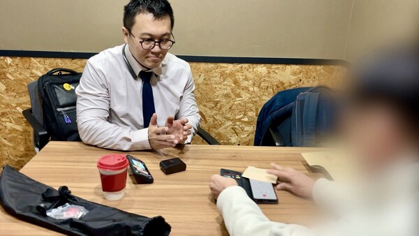 27일 오후 서울 서초구 한 카페에서 권력감시 탐사보도그룹 취재진과 만나 인터뷰를 하고 있는 전직 성남시 국장 ㄱ씨. 2024.11.27. 탐사보도그룹 워치독