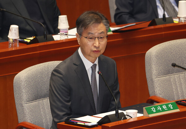 11월 29일 국회 예결위 회의에서 의원의 질문에 답하고 있는 최재해 감사원장의 모습.(사진=연합뉴스)