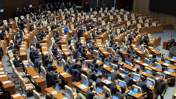 국민의힘 의원들이 퇴장한 가운데 윤석열 대통령 탄핵소추안 표결이 진행되고 있다.(사진=굿모닝충청 이동우 기자)