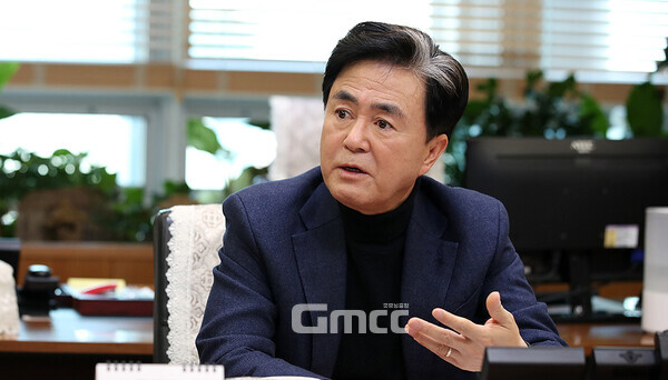 김태흠 충남지사가 윤석열 대통령에 대한 탄핵 찬성 입장을 밝혔다. 김 지사는 그러면서 한동훈 대표를 비롯한 국민의힘 지도부를 향해서도 즉각적인 사퇴를 촉구했다. (자료사진: 충남도 제공/ 굿모닝충청=김갑수 기자)