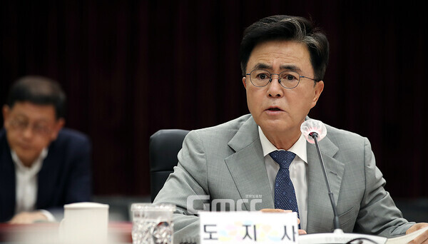 김태흠 충남지사는 14일 “참담한 심정이다. 마음이 무겁다”며 “도민들의 안정에 최우선을 두고 도정을 차질 없이 수행하겠다”고 밝혔다. (자료사진: 충남도 제공/ 굿모닝충청=김갑수 기자)