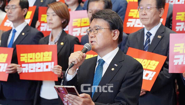 조국혁신당 황운하 원내대표는 17일 "대선 후보를 내야 한다는 의견도 있고, 당선 가능성이 희박한 후보를 내는 것이 의미가 있느냐는 의견이 팽팽하다"며 "아직은 당원들과 의원들의 의견을 본격적으로 수렴한 단계는 아니다"라고 말했다. (자료사진: 페이스북/ 굿모닝충청=김갑수 기자)