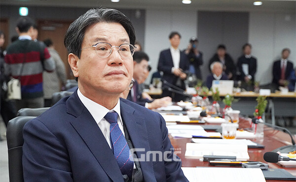 김돈곤 청양군수가 의료취약지 지자체 공공의료기관의 서비스 강화를 위한 법 제정 필요성을 피력했다. (사진=굿모닝충청 이종현 기자)