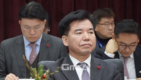 조일교 아산시장 권한대행이 아산연안 항만시설 개발에 대한 충남도 차원의 적극적인 지원을 요청하고 나섰다. (굿모닝충청=이종현 기자)