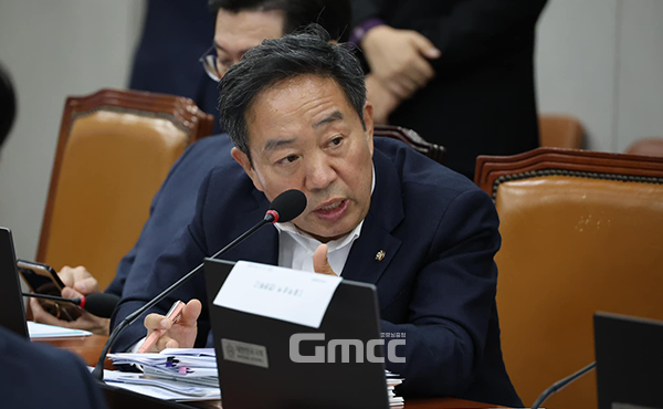 국민의힘 강승규 국회의원(충남홍성‧예산)이 대통령의 12.3 비상계엄 선포에 대해 사과했다. 그러면서도 모든 책임을 야당인 더불어민주당에 돌렸다. (자료사진=강 의원 페이스북 갈무리/굿모닝충청=이종현 기자)