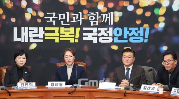 17일 국회 민주당 당 대표실에서 ’민주당 공익제보자 권익보호위원회‘ 기자간담회가 열렸다. 사진=신용한/굿모닝충청 김종혁 기자
