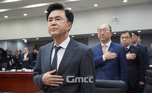 김태흠 충남지사는 20일 “올해 도로, 철도, 항만 등 SOC 국가계획이 확정된다”며 “우리가 선도적으로 추진해온 사업들이 꼭 반영되도록 힘써달라”고 말했다. (사진=굿모닝충청 이종현 기자)