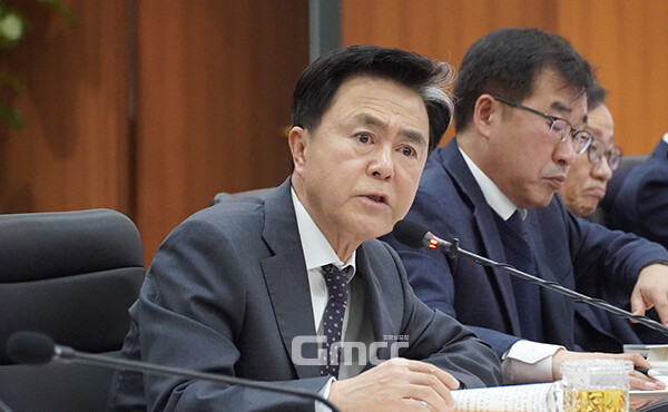 김태흠 충남지사가 도청 소재지인 내포신도시 인구 유입을 위해 역 이민자 유치 대상 확대를 지시했다. (사진=굿모닝충청 이종현 기자)