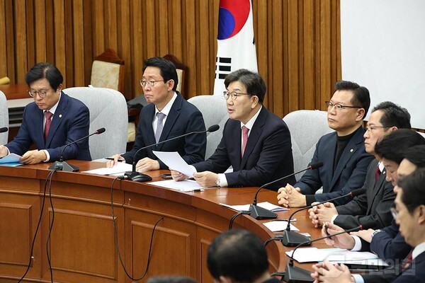 4일 국민의힘 원내대책회의에서 발언 중인 권성동 원내대표의 모습.(사진=국민의힘 홈페이지)