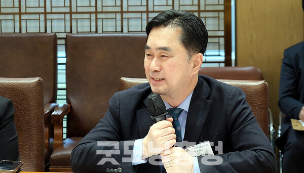  무소속 김종민 국회의원(세종갑)은 6일 "정권교체가 되면 그 다음에 어떤 나라가 될 거냐, 어떤 정치를 할 거냐에 대해 확신을 줘야 한다"고 말했다. (자료사진: 페이스북/ 굿모닝충청=김갑수 기자)