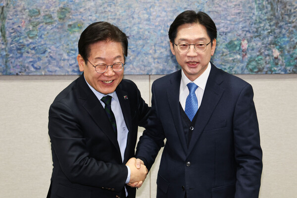 더불어민주당 이재명 대표와 김경수 전 경남도지사는 13일 오후 국회에서 회동을 가졌다. (사진=연합뉴스/공동취재단)  