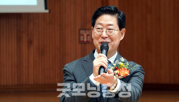 양승조 전 충남지사는 19일 “대한민국에 신이 계시다면, 정의가 존재한다면 반드시 탄핵 될 것”이라고 말했다. (자료사진: 페이스북/ 굿모닝충청=김갑수 기자)