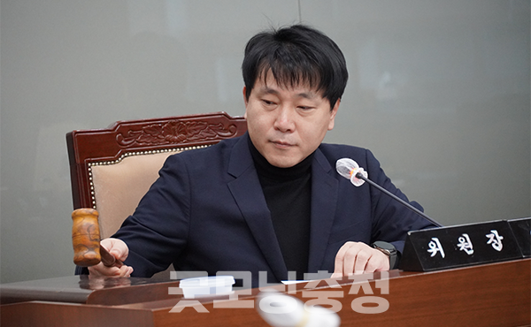 안 위원장은 “(원장이 된다면) 민선8기 도정의 대표적 공약들이 결과를 맺을 수 있도록 기획경제위원회와 상의하면서 활동해달라”고 당부했다. (사진=굿모닝충청 이종현 기자)