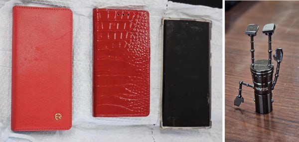 더불어민주당 박범계 의원이 지난 22일 명태균 씨가 갖고있다 검찰에 제출한 황금폰 3개와 이동식저장장치(USB)라며 공개한 사진. 왼쪽 황금폰 3개, 오른쪽 로봇모양 USB. 박범계 의원 페이스북