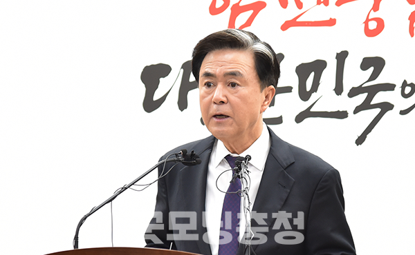 김태흠 충남지사가 지천댐 건설에 신중함을 보여온 김돈곤 청양군수를 향해 결단을 요구했다. (사진=굿모닝충청 이종현 기자)