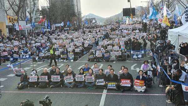 지난 8일 서울 광화문 앞에서 열린 촛불집회의 모습.(사진=굿모닝충청 조하준 기자)