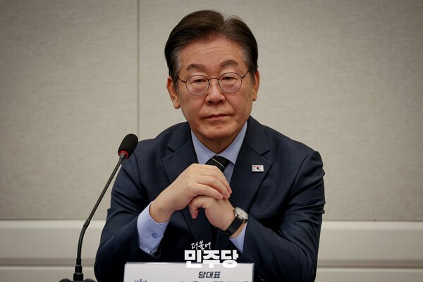 지난 9일 열린 야5당 대표 비상시국 공동 대응을 위한 원탁회의에 참석한 이재명 더불어민주당 대표의 모습.(사진=더불어민주당 홈페이지)