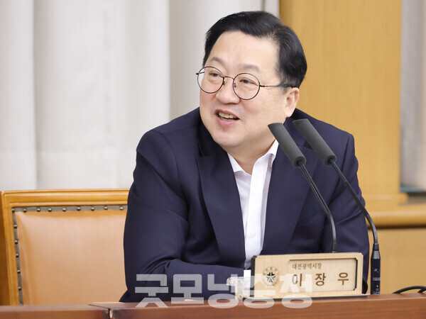 이장우 대전시장의 시정질문 답변이 ‘행정 성과 보고’를 넘어 정치적 메시지로도 읽히고 있다. (사진=대전시 제공/굿모닝충청 신성재 기자)