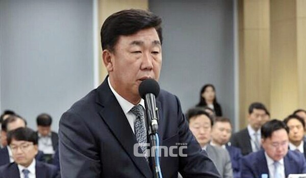 이범석 청주시장 지난 국정감사 현장 모습. 사진=김태린 굿모닝충청 기자