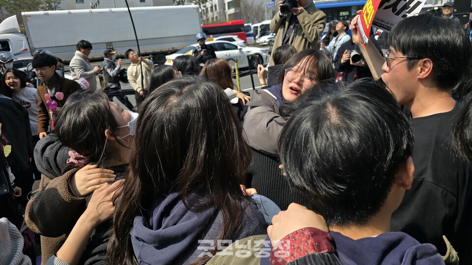 [포토] 파면 선고 순간 울려퍼진 