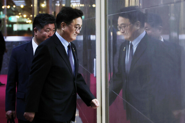 우원식 국회의장이 8일 서울 여의도 국회 의장집무실로 출근하고 있다. (사진=연합뉴스)