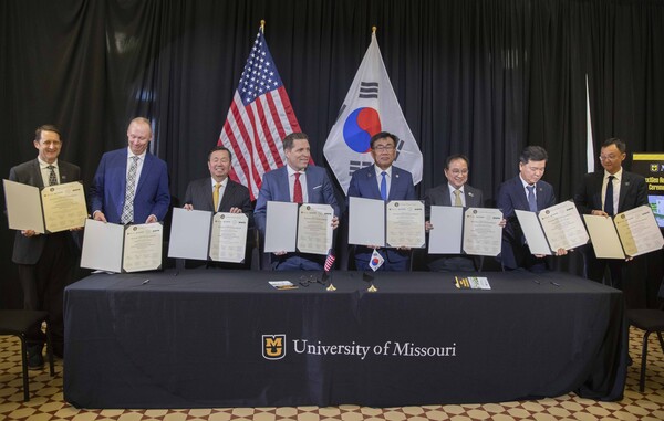 한국원자력연구원 컨소시엄은 16일(현지시각) 미국 미주리대학교가 국제경쟁입찰로 발주한 차세대 연구로 사업 설계 계약을 따냈다.  사진=한국원자역연구원 제공/굿모닝충청 김훈탁 기자
