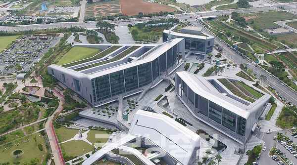 충남도가 예비타당성 조사(예타)와 중앙투자심사(중투심) 제도 개선을 주요 정당과 대선 후보에게 전달할 예정인 것으로 17일 확인됐다. (자료사진: 충남도 제공/ 굿모닝충청=김갑수 기자)