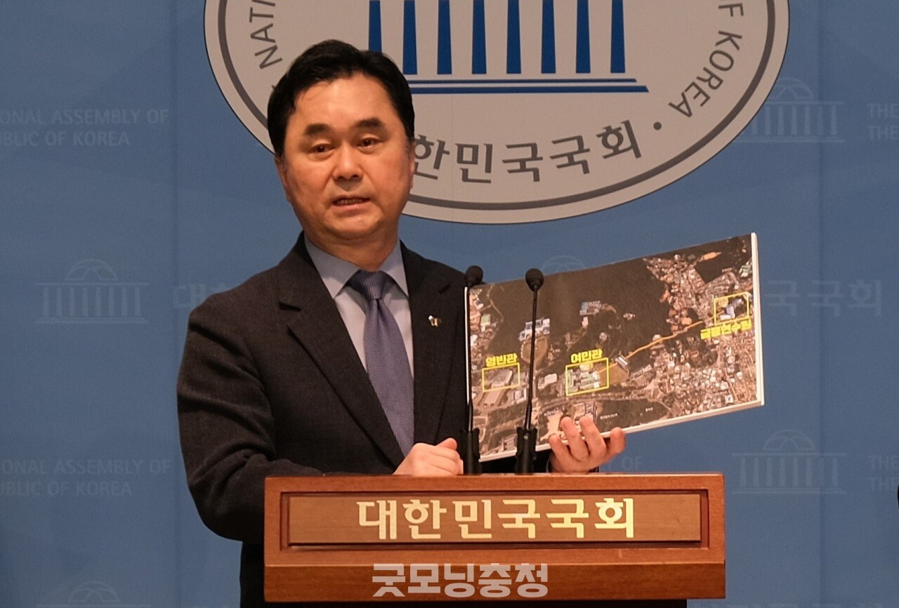 더불어민주당 이재명 전 대표를 포함한 민주 대권 주자들이 '세종 대통령집무실 완전 이전'에 공감대를 형성하는 가운데, 김종민 국회의원(세종갑)이 이를 환영하는 입장을 밝혔다.  (사진:의원실 제공/굿모닝충청=박수빈 기자)