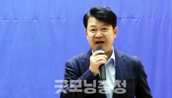 충남 선대위 총괄선대본부장을 맡은 복기왕 의원은 “6월 3일 충남에서부터 승리를 만들어 낼 수 있도록 죽을힘을 다해 최선을 다하겠다”고 각오를 밝혔다. (민주당 충남도당 제공)