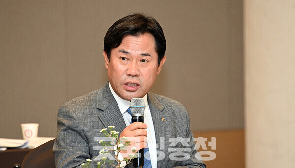 차기 더불어민주당 충남지사 유력 후보군 중 한 명인 박정현 부여군수의 ‘정책 드라이브’가 이어지고 있다. (부여군 제공 자료사진/ 굿모닝충청=김갑수 기자)