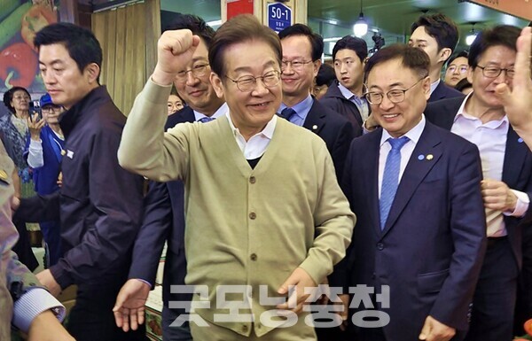 이재명 더불어민주당 대선후보 충북 증평장뜰시장 '골목골목 경청투어' 모습. 사진=굿모닝충청 김종혁 기자