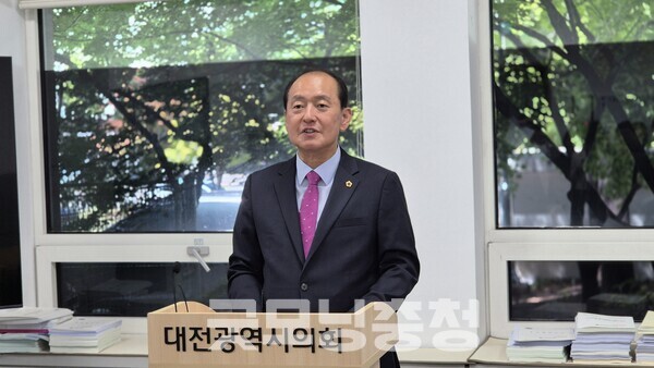 대선을 앞두고 탄핵 책임론과 중도층 이탈, ‘윤심 경선’ 논란에 흔들리는 국민의힘에서 내부 균열이 표면화됐다. (사진=굿모닝충청 신성재 기자)