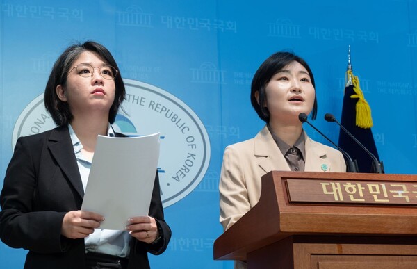 기본소득당 용혜인 대표와 신지혜 최고위원 겸 선거기획단장이 7일 국회 소통관에서 더불어민주당 이재명 대선 후보 지지 기자회견을 열었다. (사진=기본소득당) 