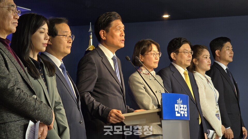 더불어민주당 조승래 선거대책위원회 공보단장이 8일 오후 서울 여의도 중앙당사에 열린 기자실 개방식에서 발언하고 있다. (사진=굿모닝충청 설인호 기자)