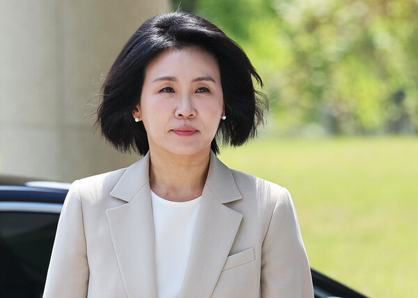 공직선거법 위반 혐의로 기소돼 1심에서 벌금형을 선고받은 더불어민주당 이재명 대선후보 배우자 김혜경 씨가 12일 경기도 수원시 영통구 수원고등법원에서 열린 항소심 선고공판에 출석하고 있다.(사진=연합뉴스)