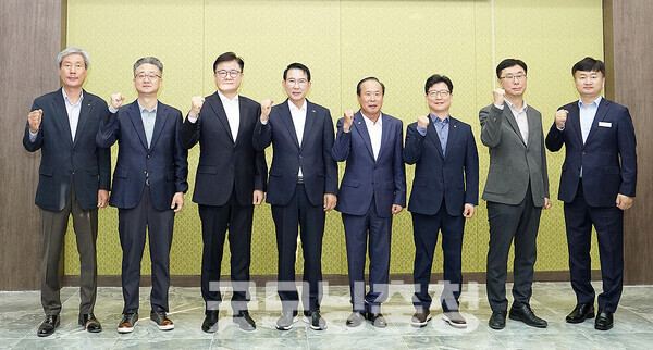 충남 서산시와 대산석유화학단지 대표 기업들이 ‘산업위기 선제대응지역 지정’에 힘을 모으기로 했다. (서산시 제공/ 굿모닝충청=김갑수 기자)