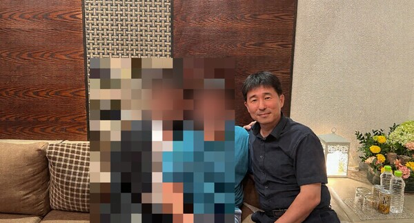 19일 오후 1시 50분 기자회견에서 더불어민주당 측이 공개한 서울중앙지법 지귀연 부장판사의 룸살롱 술접대 의혹 관련 사진.(사진=더불어민주당 공보국)