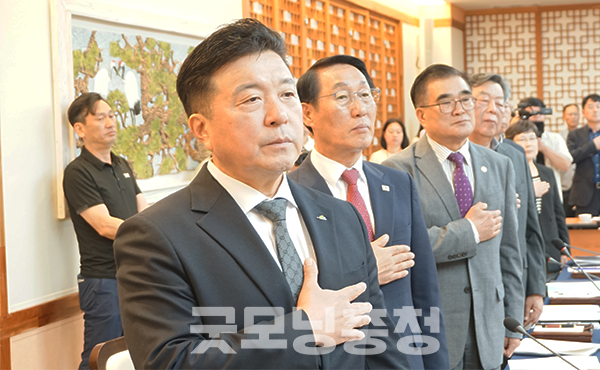 최재구 예산군수가 22일 오전 당진시청에서 열린 민선8기 3차년도 제5차 충남시장·군수협의회(회장 김동일 보령시장) 회의를 통해 한국문화관광연구원(이하 연구원)이 추진 중인 입장객 집계방식 변경에 문제를 제기하고 철회 또는 유예를 주장했다. (사진=굿모닝충청 김갑수 기자)