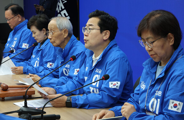 더불어민주당 박찬대 상임총괄선거대책위원장이 26일 서울 여의도 당사에서 열린 중앙선거대책위원회의에서 발언하고 있다.(사진=연합뉴스)