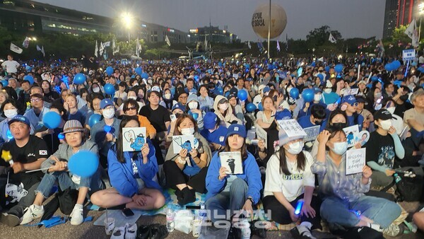 더불어민주당 이재명 후보의 마지막 유세 현장을 찾은 시민들의 모습.(사진=굿모닝충청 조하준 기자)