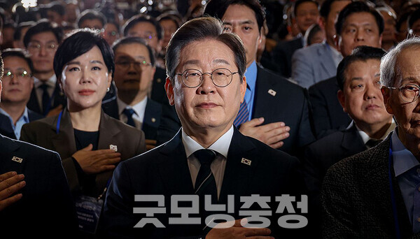 제21대 대통령 당선이 유력한 이재명 더불어민주당 후보는 4일 “대한민국 국민은 이 공동체 안에서 서로 존중하고 함께 살아가야 하는 동료들”이라며 “남녀로, 지역으로, 노소로 틈만 생기면 편 갈라 서로 증오하고 혐오하고 대결하지 않도록 하겠다”고 말했다. (자료사진: 더불어민주당 홈페이지/ 굿모닝충청=김갑수 기자)