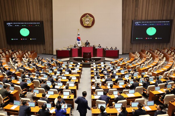 국회는 5일 본회의를 열고 '채 해병 특검법·내란 특검법·김건희 특검법'을 통과시켰다.(사진:연합뉴스)