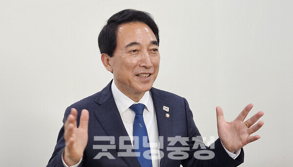 더불어민주당 박수현 국회의원(충남공주·부여·청양)은 20일 “이제 국민께 진짜 민주주의가 회복됐음을 보여드리는 축제를 선물해 드려야 한다”며 “국민의힘과는 확실히 다르다는 것을 증명해야 한다”고 밝혔다. (자료사진/ 굿모닝충청=김갑수 기자)