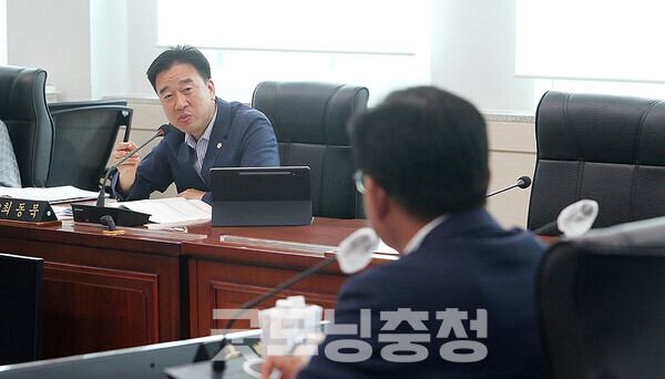 이처럼 초록광장 사업에 대한 비판적인 내용이 담긴 데는 최동묵 의원의 역할이 컸던 것으로 전해지고 있다. (자료사진: 서산시의회 홈페이지)